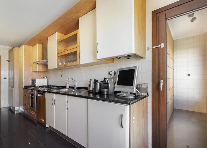 Spacious 2br With Free Parking In By Soulplaces Apartment *