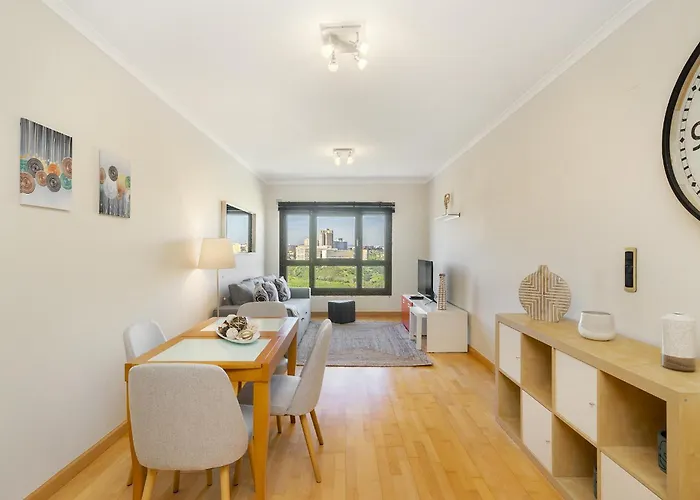 Spacious 2br With Free Parking In By Soulplaces Apartment
